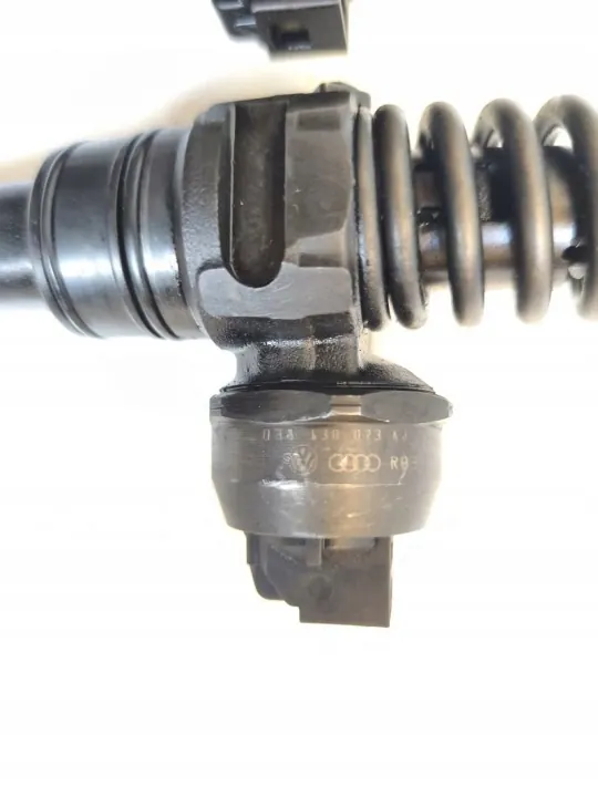 Pompe lave-glace OEM 038130073AJ pour VW/Audi image 4
