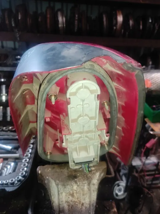 Luz trasera izquierda Audi A4 B5 Kombi image 5