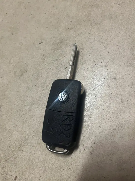 VW GOLF TOURAN POLO Nyckel 5K0837202AJ image 3