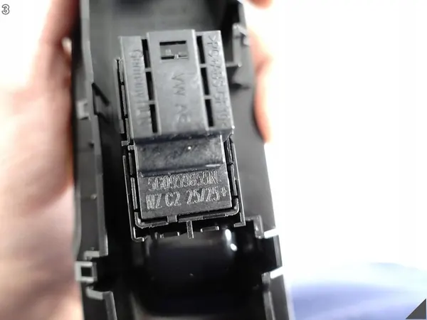 VW Tiguan CT1 III Schalterabdeckung Rechts Hinten image 4