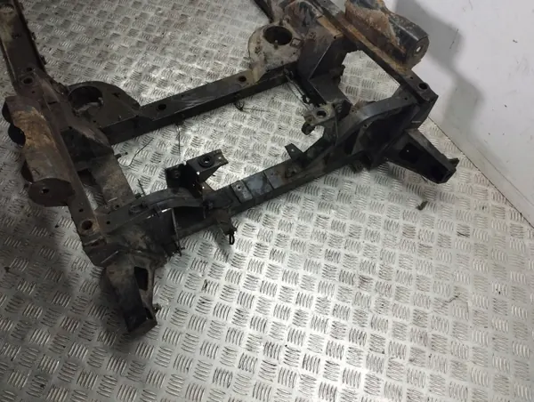 Subchasis delantero Maserati AMD93598 - Pieza OE usada image 5