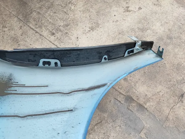 RENAULT MEGANE III Höger Framskärm OEM image 4