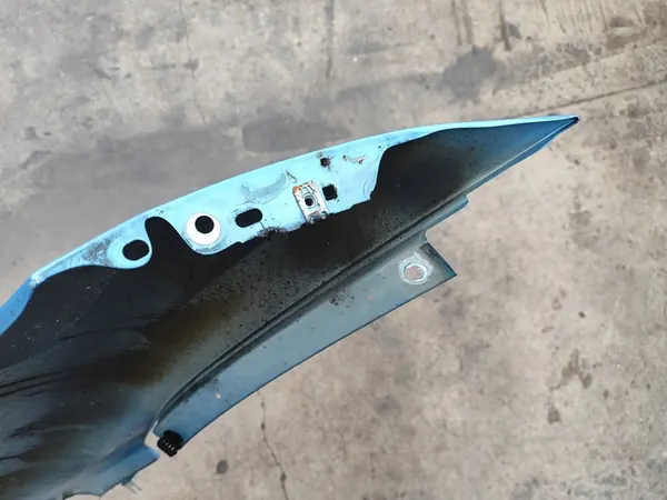 RENAULT MEGANE III Höger Framskärm OEM image 7