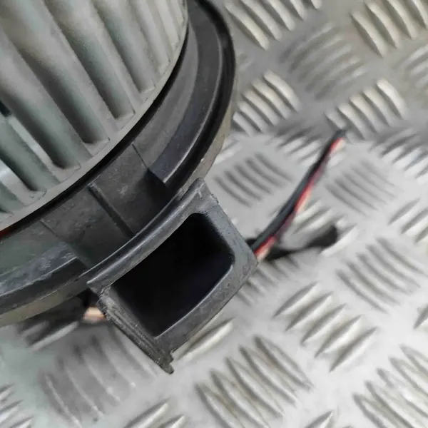 Motor de aquecimento VW CRAFTER 30-50 FLATBED 2.5L image 2