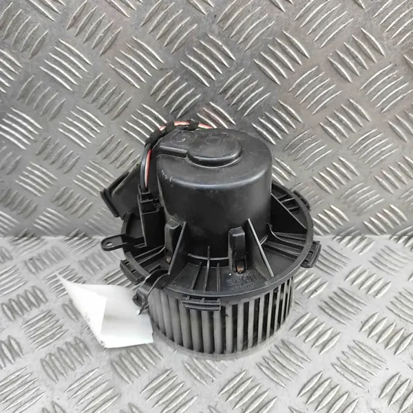 Motor de aquecimento VW CRAFTER 30-50 FLATBED 2.5L image 4