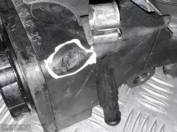 Pompe de direction assistée BMW E39 OEM 2247556 - Occasion image 6