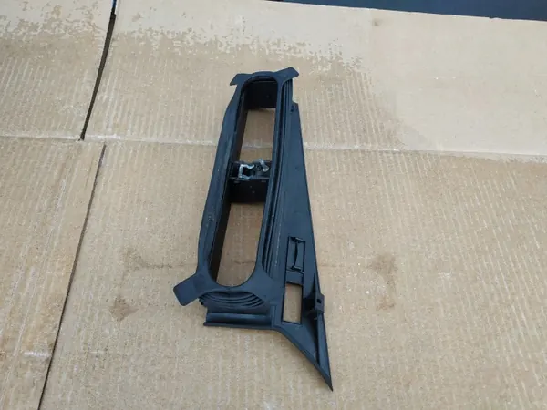 Cadre de grille centrale MB190/W201 - Pièce OEM d'occasion image 7