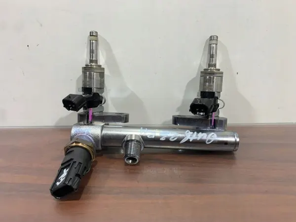 Juego de inyectores Subaru Outback OEM 368F13K31A image 4