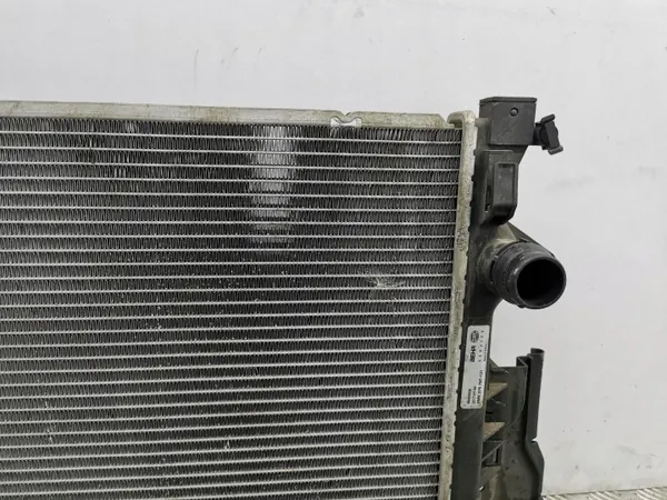 Radiateur d'eau Volvo XC60 2012 OEM 8MK376787121 image 3
