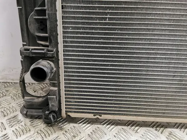 Radiateur d'eau Volvo XC60 2012 OEM 8MK376787121 image 4