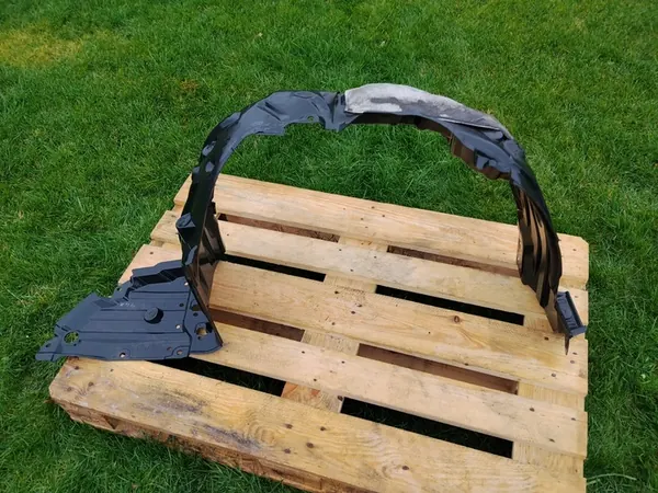 Front Right Wheel Arch Toyota Corolla E21 Kombi OEM image 2