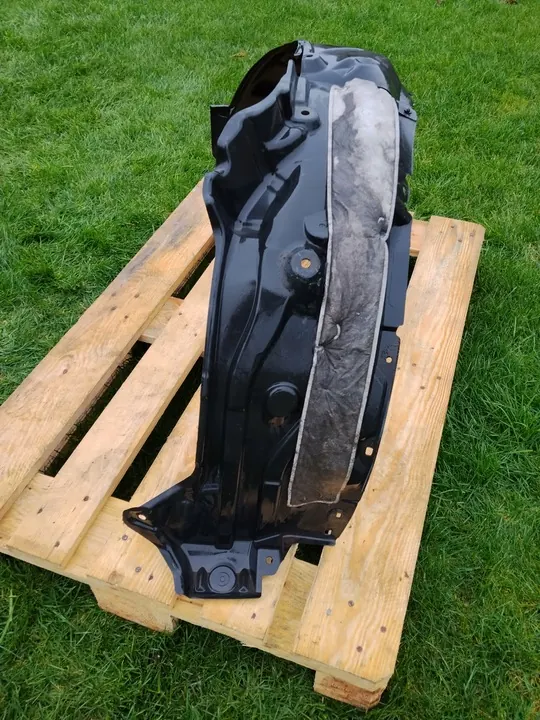 Front Right Wheel Arch Toyota Corolla E21 Kombi OEM image 3