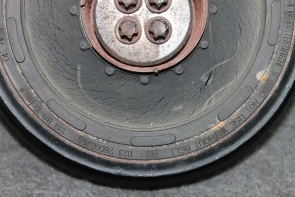 BMW F01 F07 F10 E70 3.0D 3.5D 4.0D N57 - Amortecedor de vibrações image 3