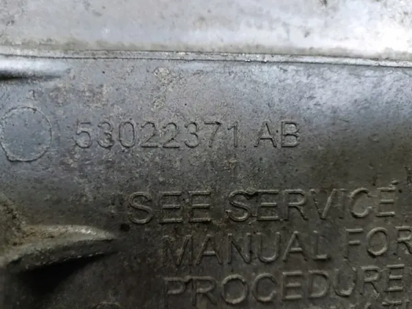 Versnellingsbakbevestigingsschild OEM 53022371AC - Gebruikt image 4