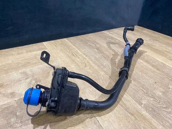 RANGE ROVER EVOQUE RESERVOIR AD BLUE 2.0 DIESEL K8D25J232A image 2