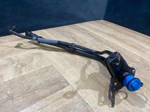 RANGE ROVER EVOQUE RESERVOIR AD BLUE 2.0 DIESEL K8D25J232A image 3