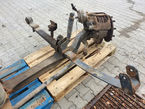 Iveco Stralis 450 2011 Vorderfeder OEM R22.5 image 4