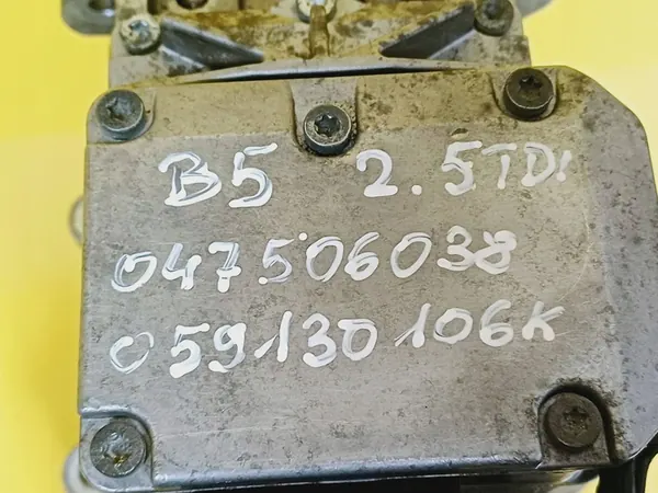 VW PASSAT B5 2.5 TDI Kraftstoffpumpe 059130106K image 6