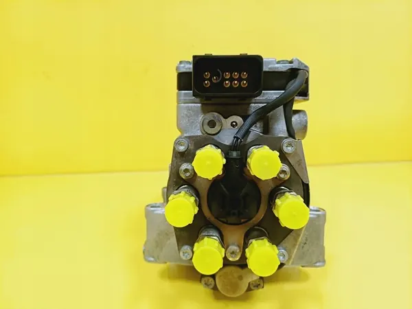 VW PASSAT B5 2.5 TDI Kraftstoffpumpe 059130106K image 7