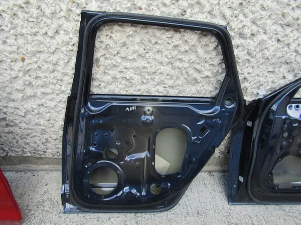 Audi A6 C8 höger bakdörr image 6