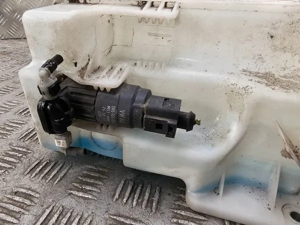 VW CADDY 2K5 Pyyhintäaineen Säiliö 2K5955453C image 4