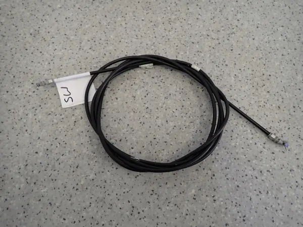 Lien de trappe à carburant Suzuki Swift MK7 OEM image 4