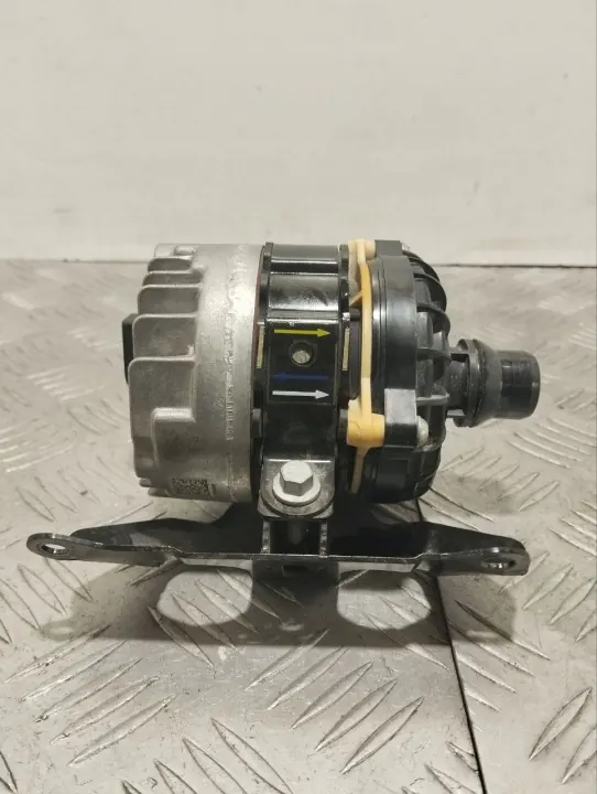 Vattenpump Aston Martin DB11 2019 OEM HY538B590AB image 2