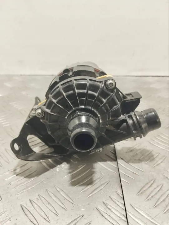 Vattenpump Aston Martin DB11 2019 OEM HY538B590AB image 3