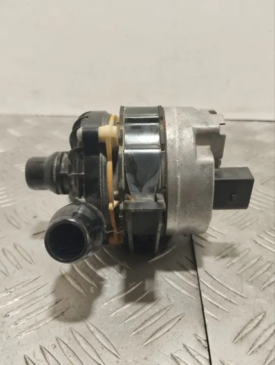 Vattenpump Aston Martin DB11 2019 OEM HY538B590AB image 4