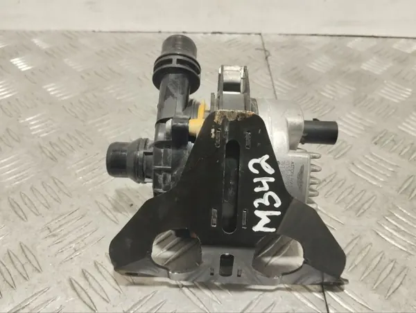 Vattenpump Aston Martin DB11 2019 OEM HY538B590AB image 5