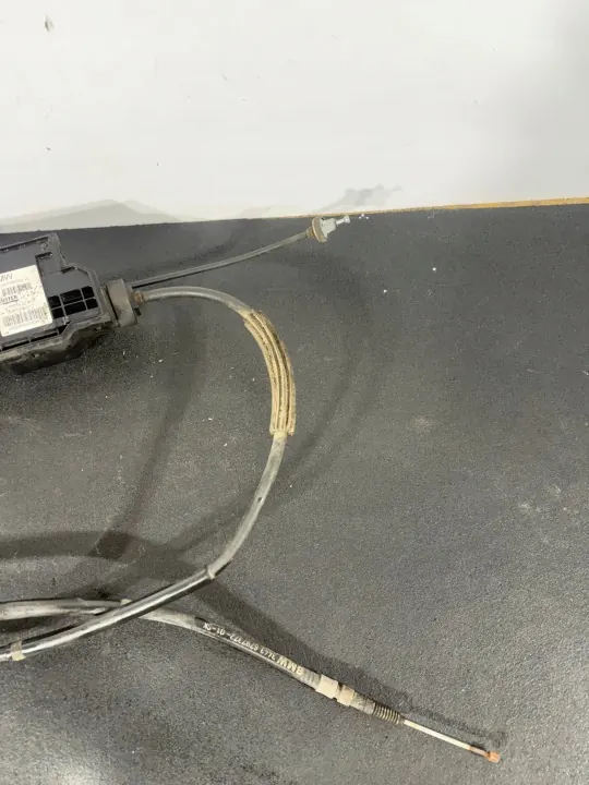 Mécanisme de frein à main BMW 7 F01 OEM 6856931 image 4