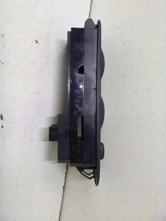 Window Switch Mitsubishi Space Star OE MR740599 image 2
