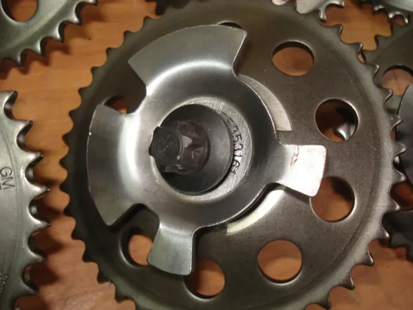 Rueda de impulsos árbol de levas OEM 55353161 - Opel OE image 6