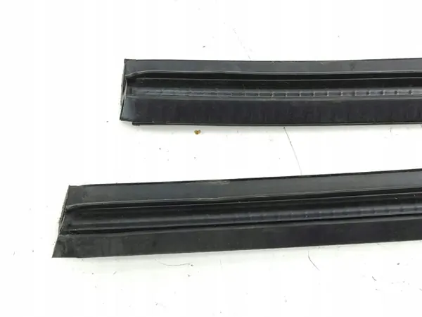 Junta ventana puerta trasera Maserati Ghibli 2014 OEM AMD149726 image 4