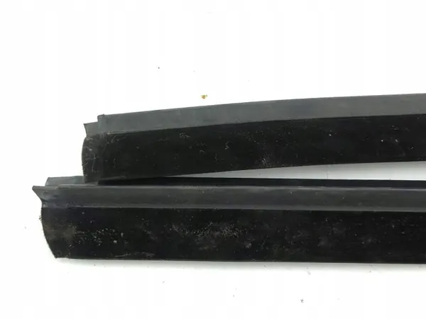 Junta ventana puerta trasera Maserati Ghibli 2014 OEM AMD149726 image 9