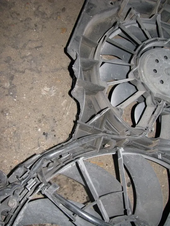 PASSAT B5 AUDI A6 C5 A4 B6 B7 1.9 TDI Koelventilator 058121301 image 2