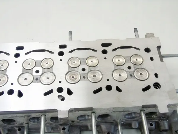 Geregenereerde Cilinderkop OEM 55576540 voor 2.0 cdti image 9