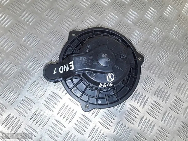 Hyundai Heizungsgebläse OEM F00S330062 - Gebraucht image 3