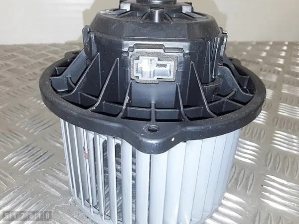 Hyundai Heizungsgebläse OEM F00S330062 - Gebraucht image 4