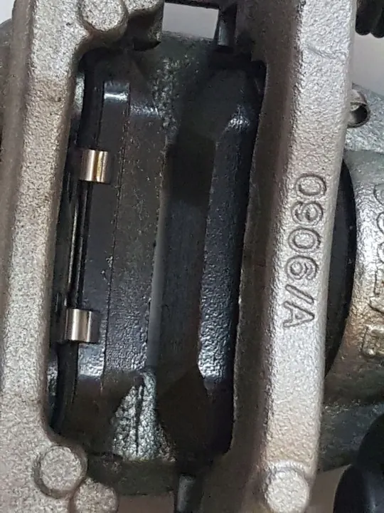 Nissan Qashqai 2015 Linker Hinterer Bremssattel image 2