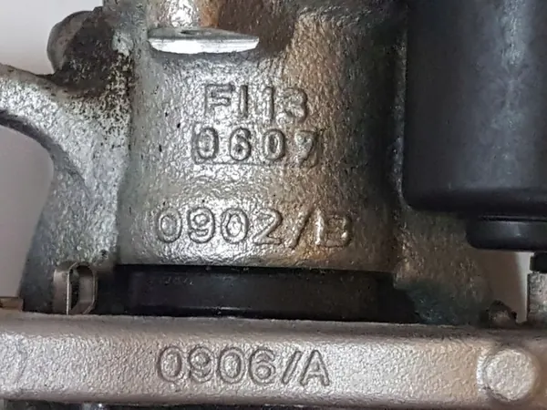 Nissan Qashqai 2015 Linker Hinterer Bremssattel image 3