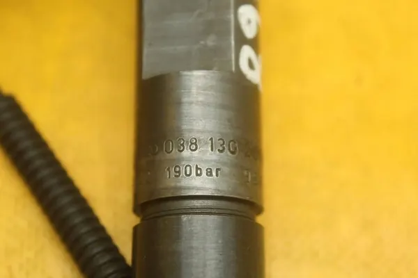 Iniettore carburante VW 1.9TDI Bosch 038130201F image 7