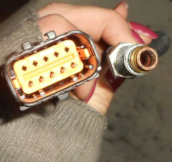 Tuyau de gaz LPG Dacia Sandero III 1.0 TCE 240532477R image 4