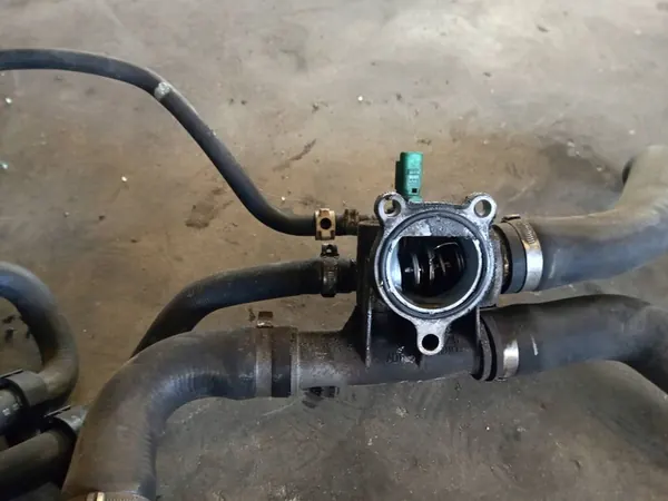 Termostato / Carcasa Fiat Stilo 2003 image 6