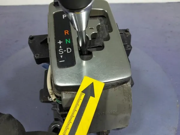 Toyota Avensis II T25 automatische versnellingspook OEM Lochow-328714- image 4