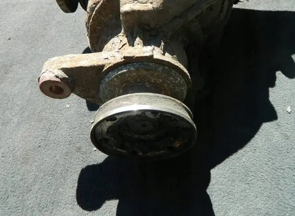 Diferencial trasero BMW E39 2.5i 3.23 OEM 1428468 image 3