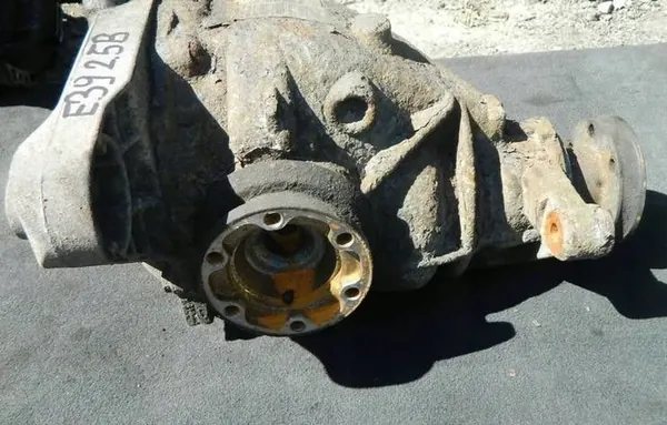 Diferencial trasero BMW E39 2.5i 3.23 OEM 1428468 image 5