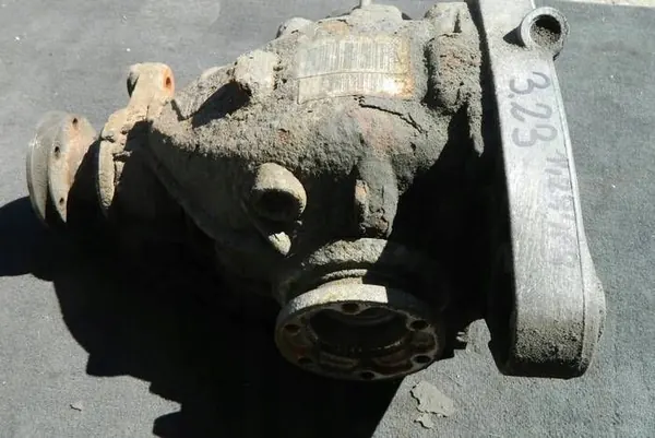 Diferencial trasero BMW E39 2.5i 3.23 OEM 1428468 image 6