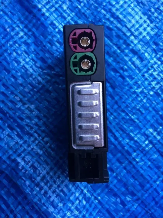 Audi Q5 USB-Anschluss OEM 8W0035708A - Gebraucht image 3