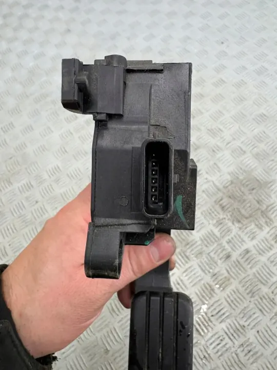 Kaasupoljin OEM 180027179R Renault Trafic III 14-21 image 4